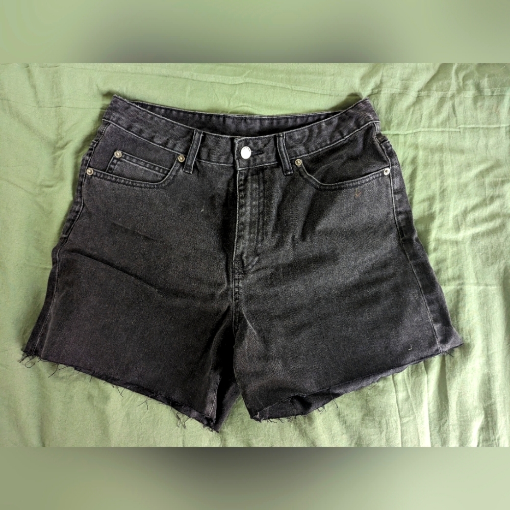 Black denim cutoff shorts size 32